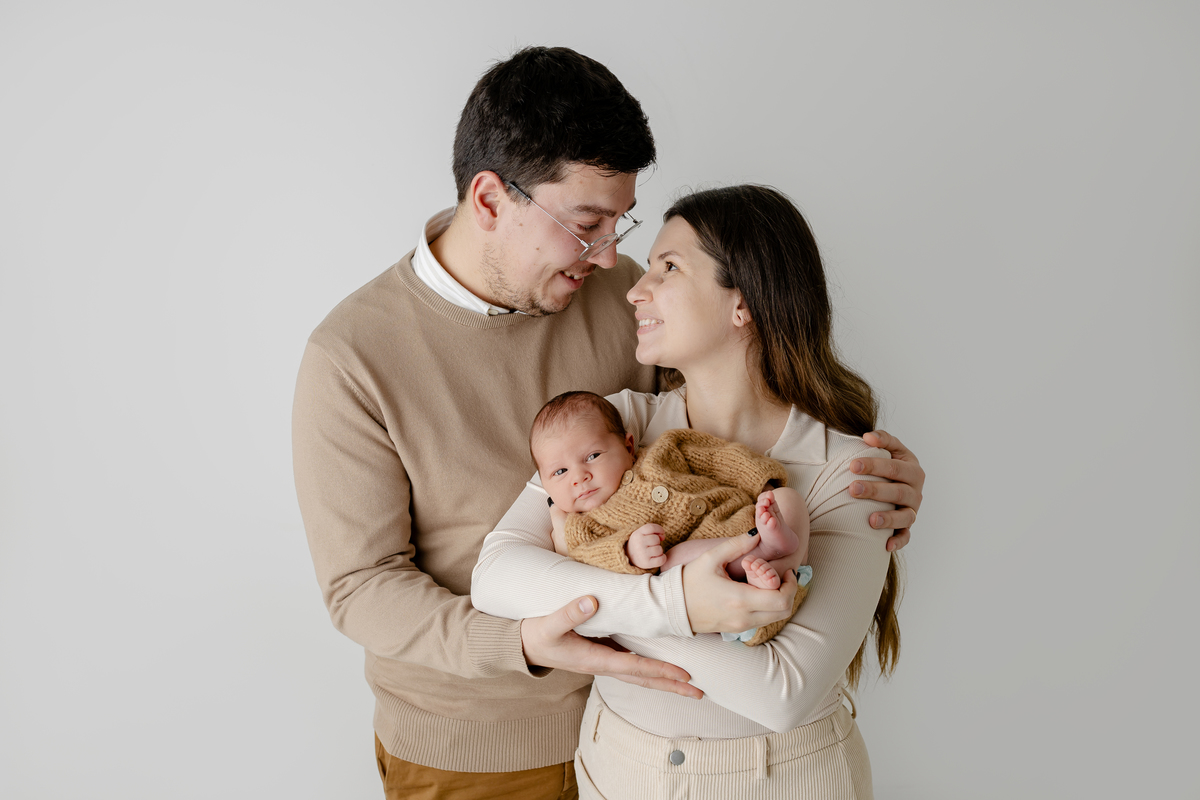 sessão fotografias, sessão infantil, fotografia de crianças, newborn, fotógrafo coimbra, grávida, fotografia newborn, acompanhamento, infantil, smash the cake, fotografias de crianças, foto bebés, 3 meses, 6 meses, 9 meses, foto grávida