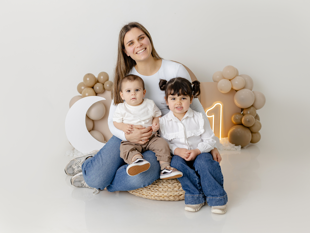 sessão fotografias, sessão infantil, fotografia de crianças, newborn, fotógrafo coimbra, grávida, fotografia newborn, acompanhamento, infantil, smash the cake, fotografias de crianças, foto bebés, 3 meses, 6 meses, 9 meses, foto grávida