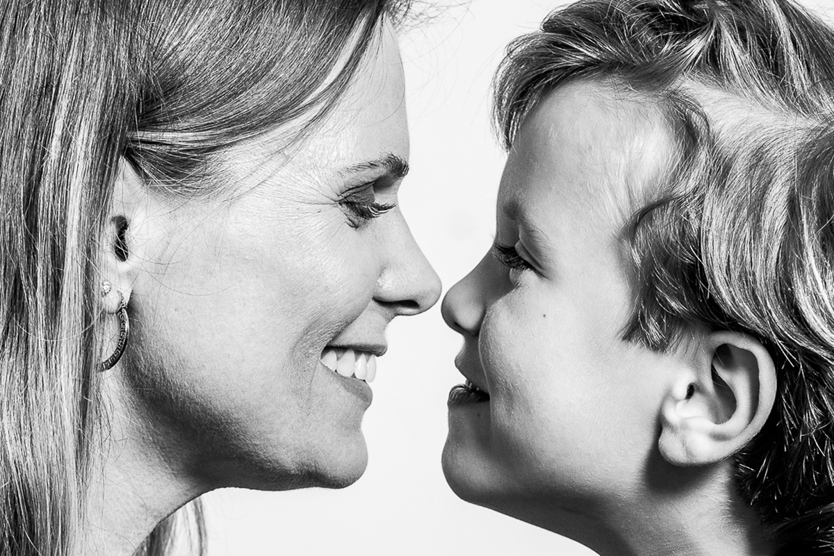 Fotografia de Família, ensaio em casa, ensaio de família, Miami Family Photographer, Ensaio premiado, Mãe e filho, Família.