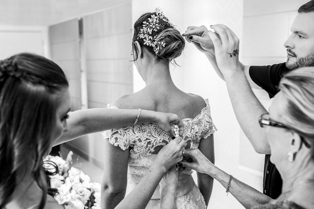 Casamento Daiane e Claudio, making of  do noivo, casamento na serra, preparação, fotografo de casamento Petter Campagna, casamento Caxias do Sul, detalhes finais, mil mãos