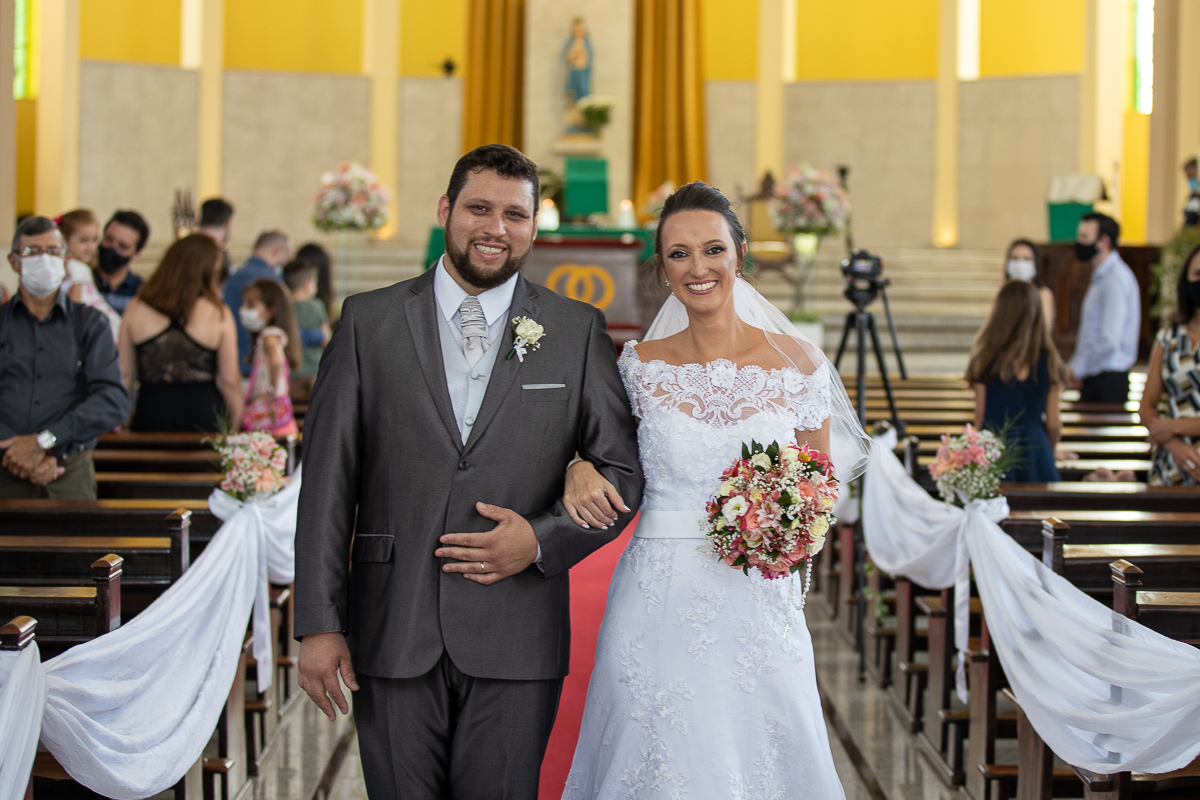 Casamento Daiane e Claudio, casamento na serra, preparação, fotografo de casamento Petter Campagna, casamento Caxias do Sul, detalhes, Frei Jaime, Igreja Capuchinhos, casados e felizes
