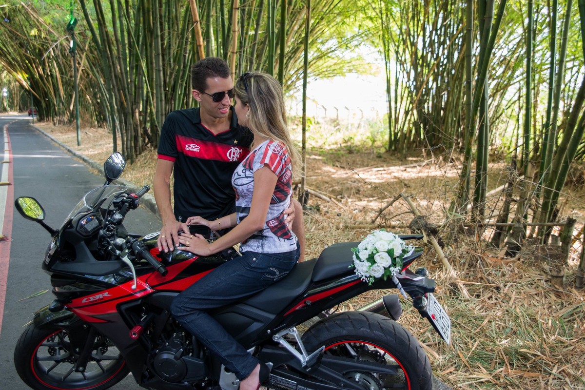 aeroporto com noivos