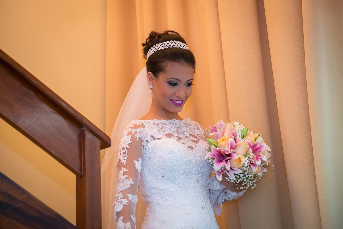 Noiva descendo a escada