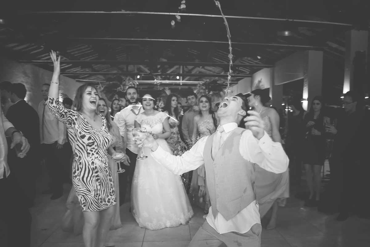 casamento-fotografo-fernando-piccin-giovana-kadu-jaguariuna-festas-eventos-baloes-afesta