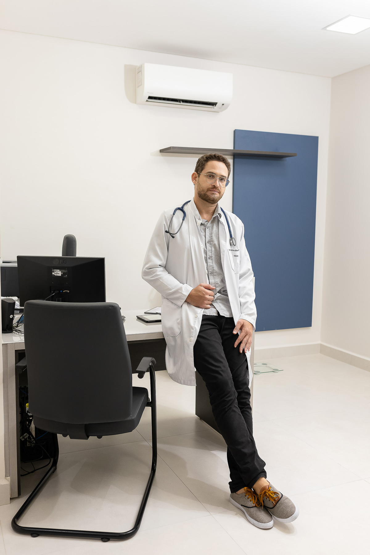 Retrato Profissional - Dr. Carlos Eduardo - Médico Psiquiatra  - Caraguatatuba-SP - Consultório Particular - Portfólio Profissional 