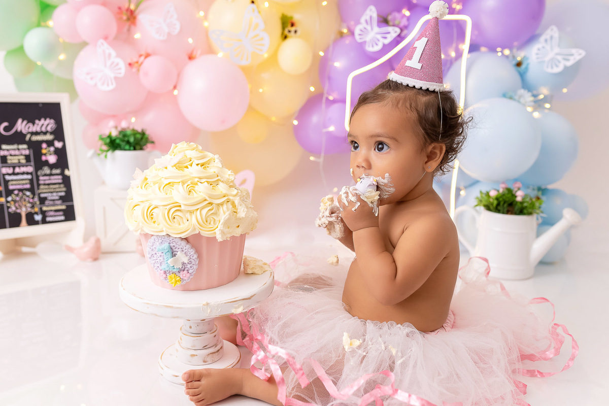 Smash The Cake Bolo - Smash the Cake Comendo bolo - Smash The Cake Menina - Smash The Cake Menina Jardim - Smash The Cake Jardim Encantado - Smash The Cake em Estúdio - Smash The Cake Zoe Maitte - On Click Fotografia 