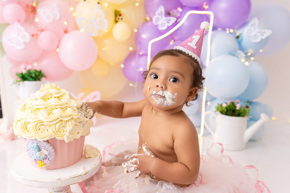 Smash The Cake Bolo - Smash the Cake Comendo bolo - Smash The Cake Menina - Smash The Cake Menina Jardim - Smash The Cake Jardim Encantado - Smash The Cake em Estúdio - Smash The Cake Zoe Maitte - On Click Fotografia 