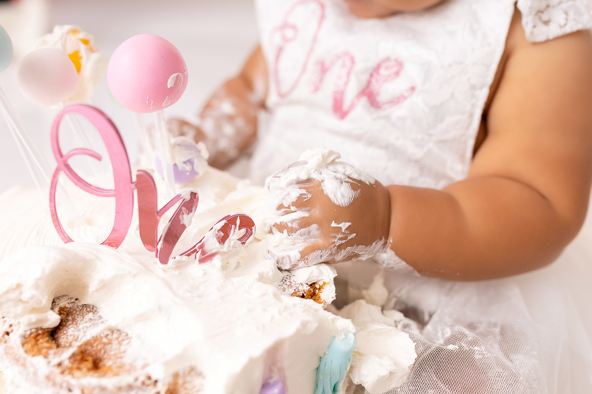 Smash The Cake Bolo - Smash the Cake Comendo bolo - Smash The Cake Menina - Smash The Cake Menina arco iris - Smash The Cake candy color - Smash The Cake em Estúdio - Smash The Cake Sarah- On Click Fotografia - estúdio on click fotografia 
