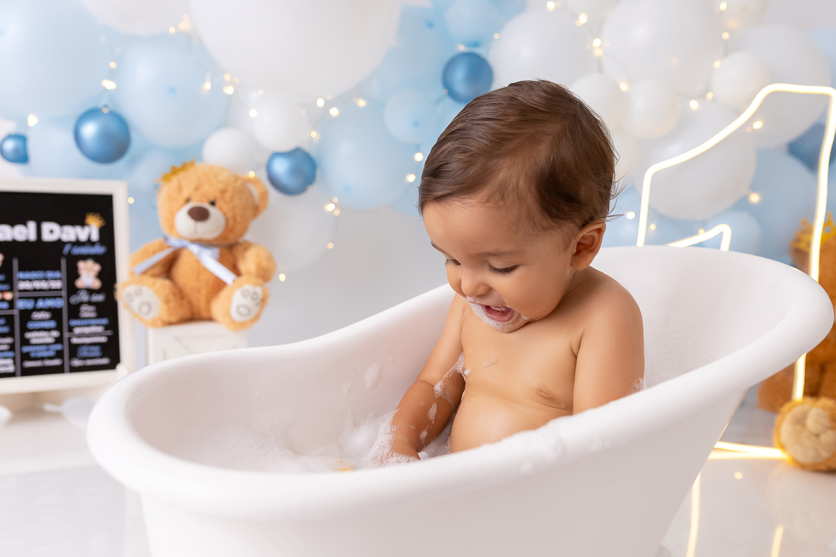 Banho Smash the Cake - Smash the Cake Banheira - Banheira - Smash The Cake Menino -  smash the cake ursinho azul - smash the cake urso azul - smash the cake azul - Smash The Cake em Estúdio - Smash The Cake Davi - On Click Fotografia 