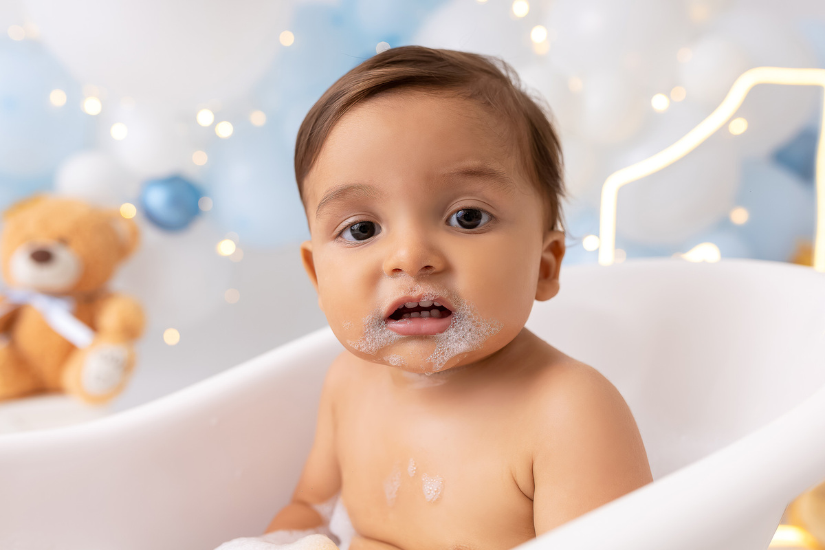 Banho Smash the Cake - Smash the Cake Banheira - Banheira - Smash The Cake Menino -  smash the cake ursinho azul - smash the cake urso azul - smash the cake azul - Smash The Cake em Estúdio - Smash The Cake Davi - On Click Fotografia 