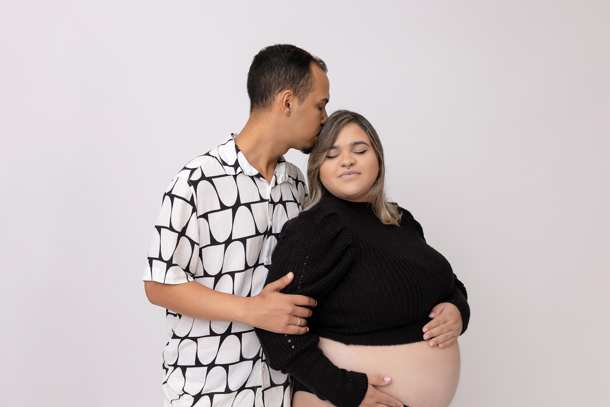 Ensaio gestante estúdio - Estúdio Fotógrafico Caraguatatuba - Gestante Beatriz - Estúdio On Click Fotografia