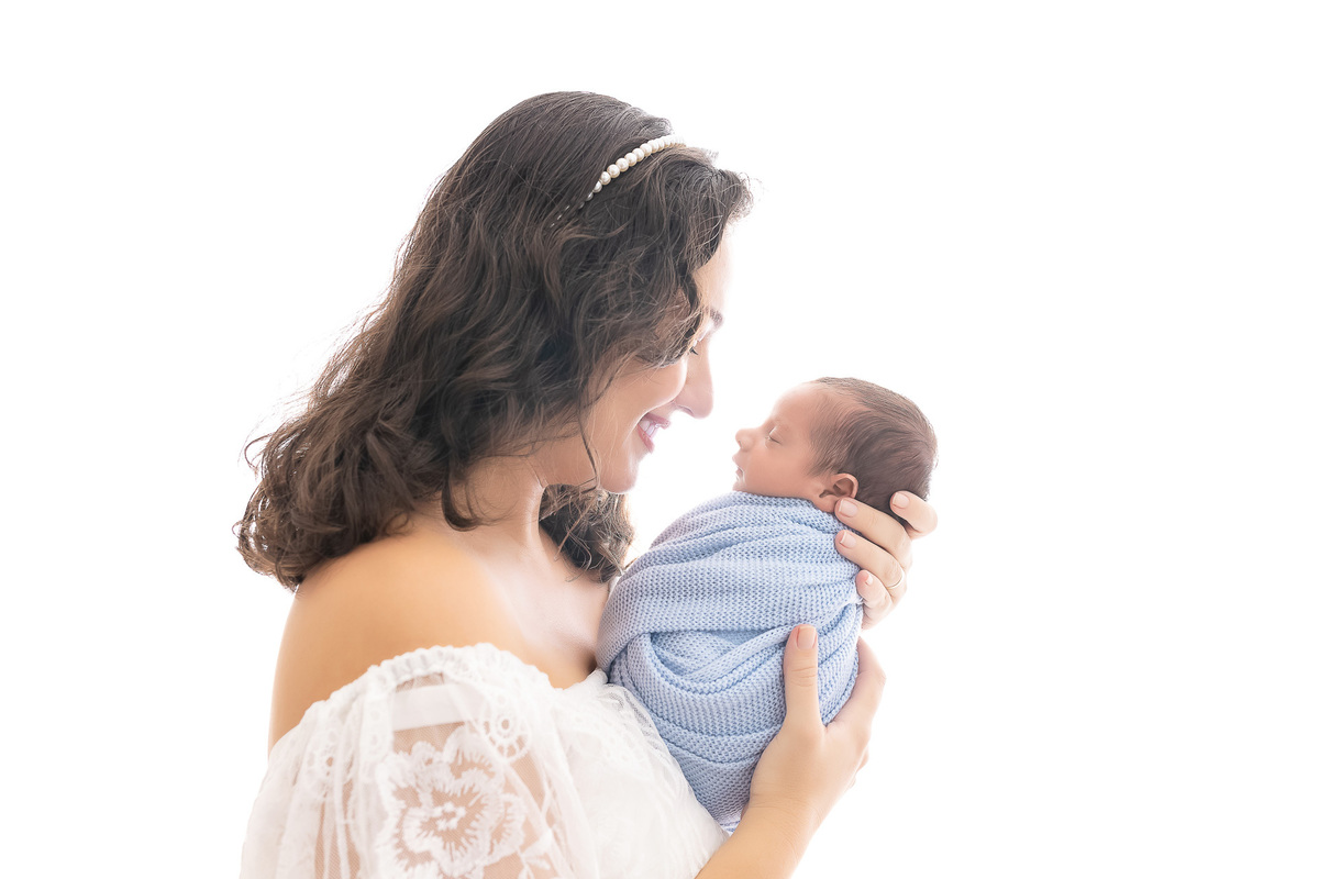  Newborn caraguatatuba - newborn menino azul - newborn menino com a mãe- foto recem-nascido caraguatatuba - estúdio fotográfico caragua 