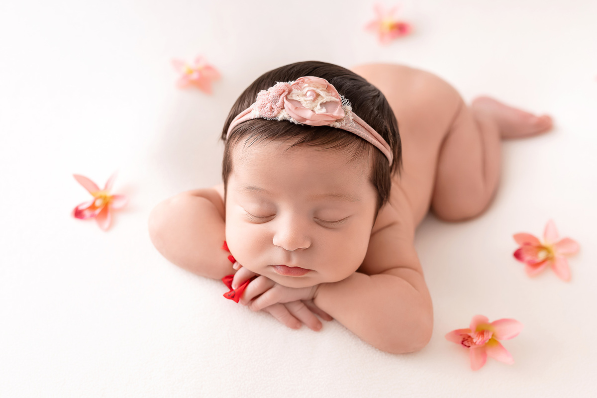  Newborn caraguatatuba - newborn menina rosa - newborn menina no puff - foto recem-nascido caraguatatuba - estúdio fotográfico caragua 