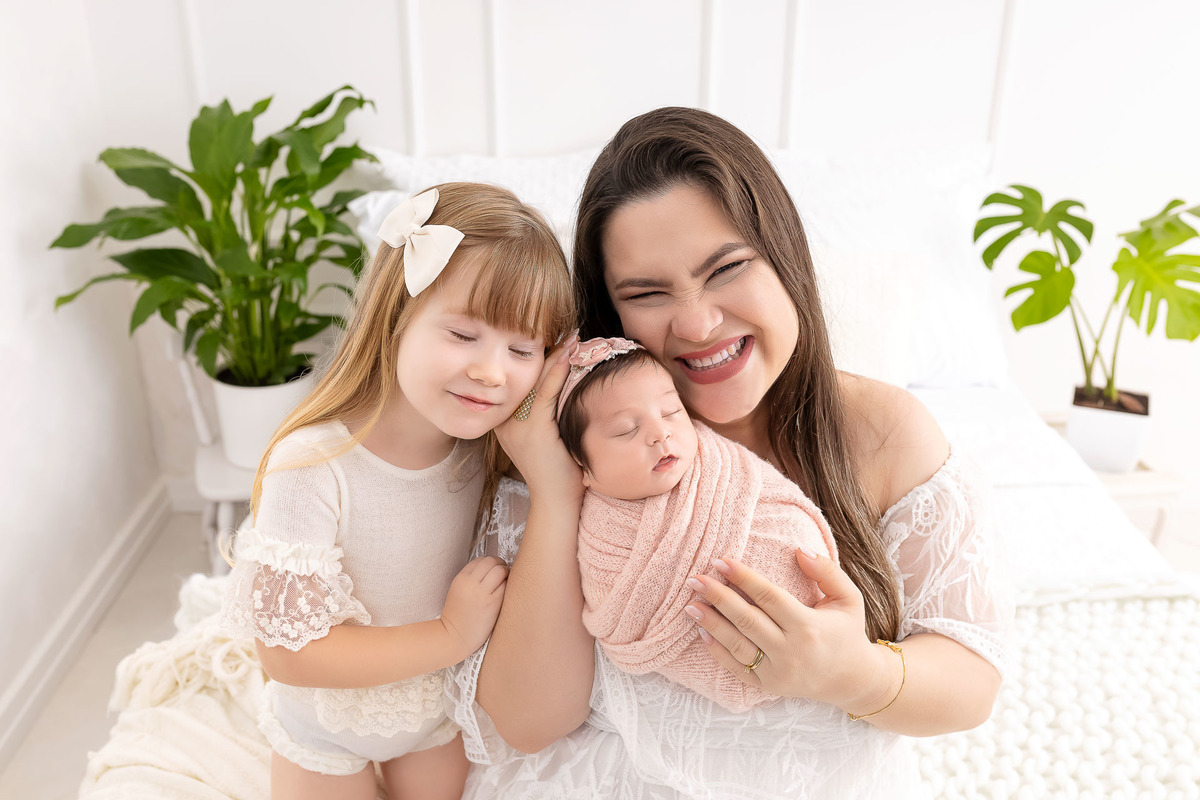  Newborn caraguatatuba - newborn menina rosa - newborn familia - foto recem-nascido caraguatatuba - estúdio fotográfico caragua - newborn no wrap - bebê enroladinho newborn 