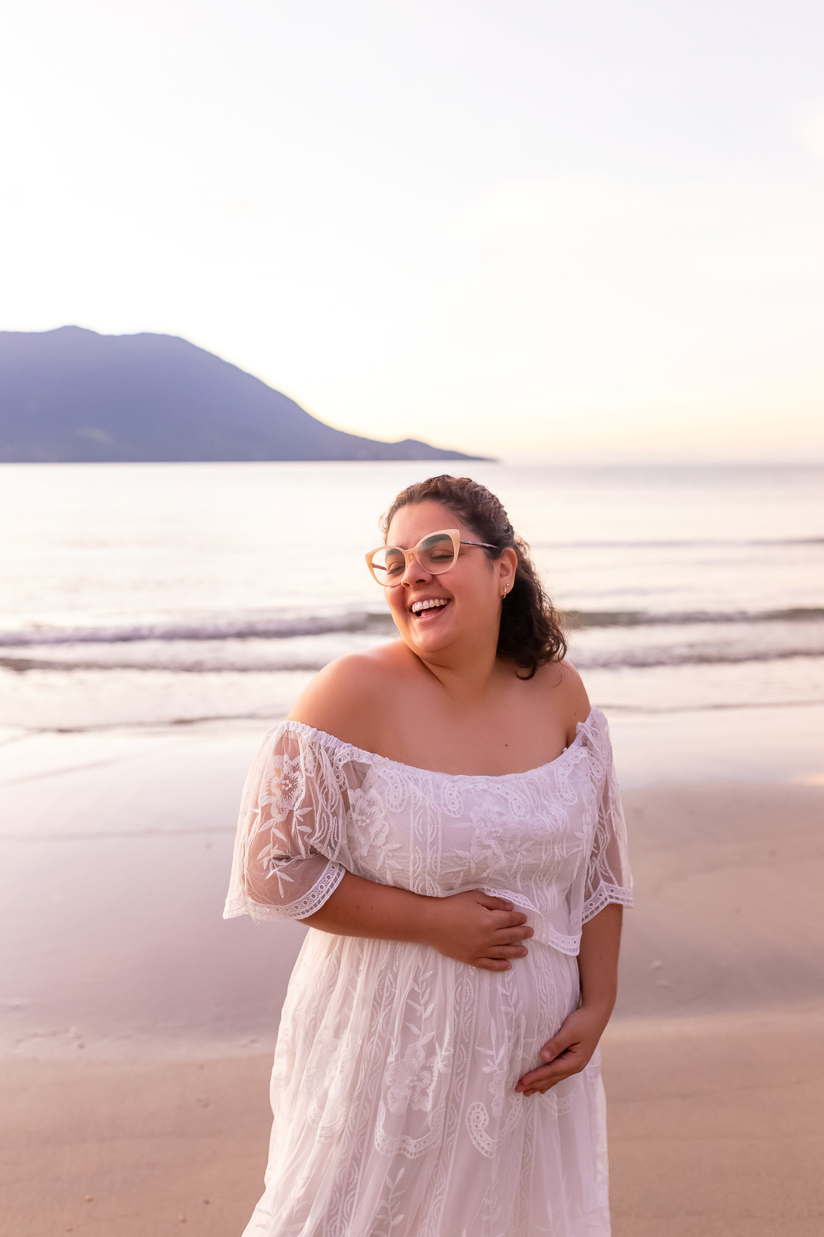 Ensaio gestante na praia - Praia de Guaecá - Primeiro mês da Jhuli gestante - São Sebastião/SP