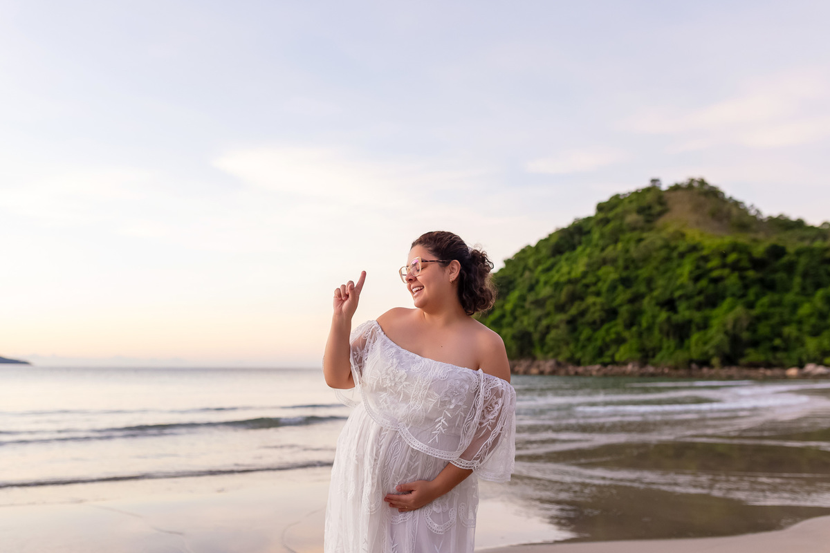 Ensaio gestante na praia - Praia de Guaecá - Primeiro mês da Jhuli gestante - São Sebastião/SP