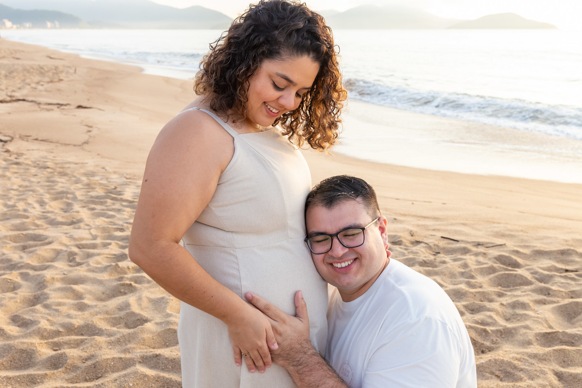 Ensaio gestante na praia - Praia do Capricórnio - Caraguatatuba/SP - Fotógrafos Jhuli e Rogério