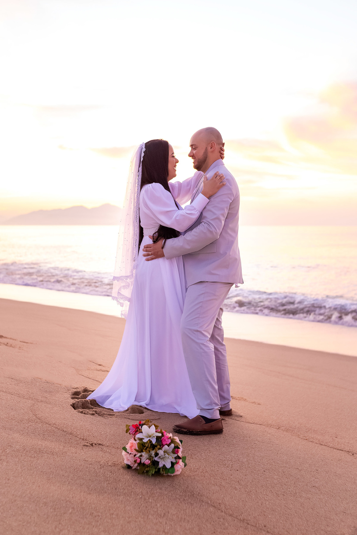 Ensaio wedding Caraguatatuba - Fotógrafo de Casamento - Ensaio na praia da Lagoa Azul em Caraguatatuba - Ensaio de Daniele e Lucas