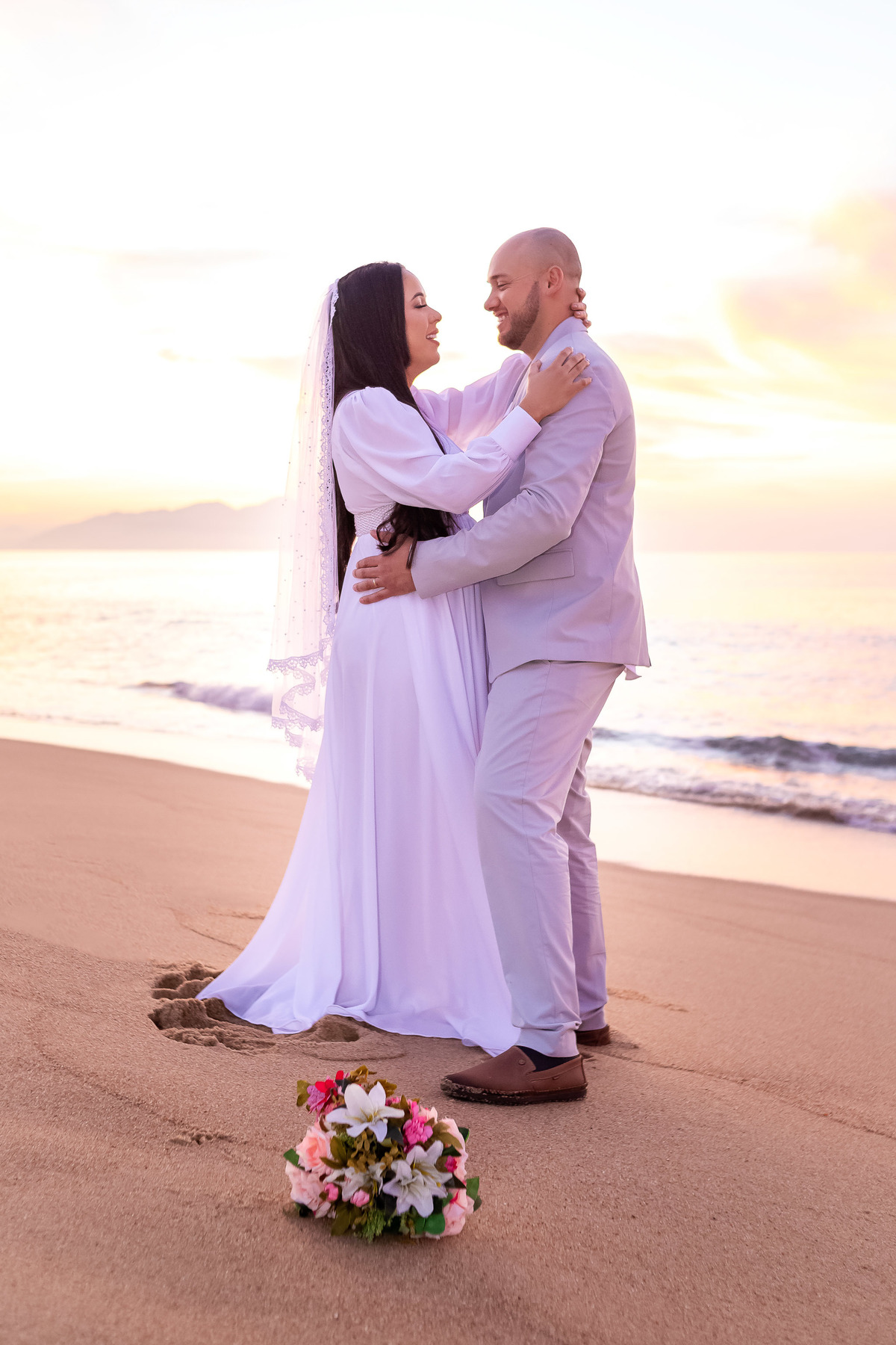 Ensaio wedding Caraguatatuba - Fotógrafo de Casamento - Ensaio na praia da Lagoa Azul em Caraguatatuba - Ensaio de Daniele e Lucas