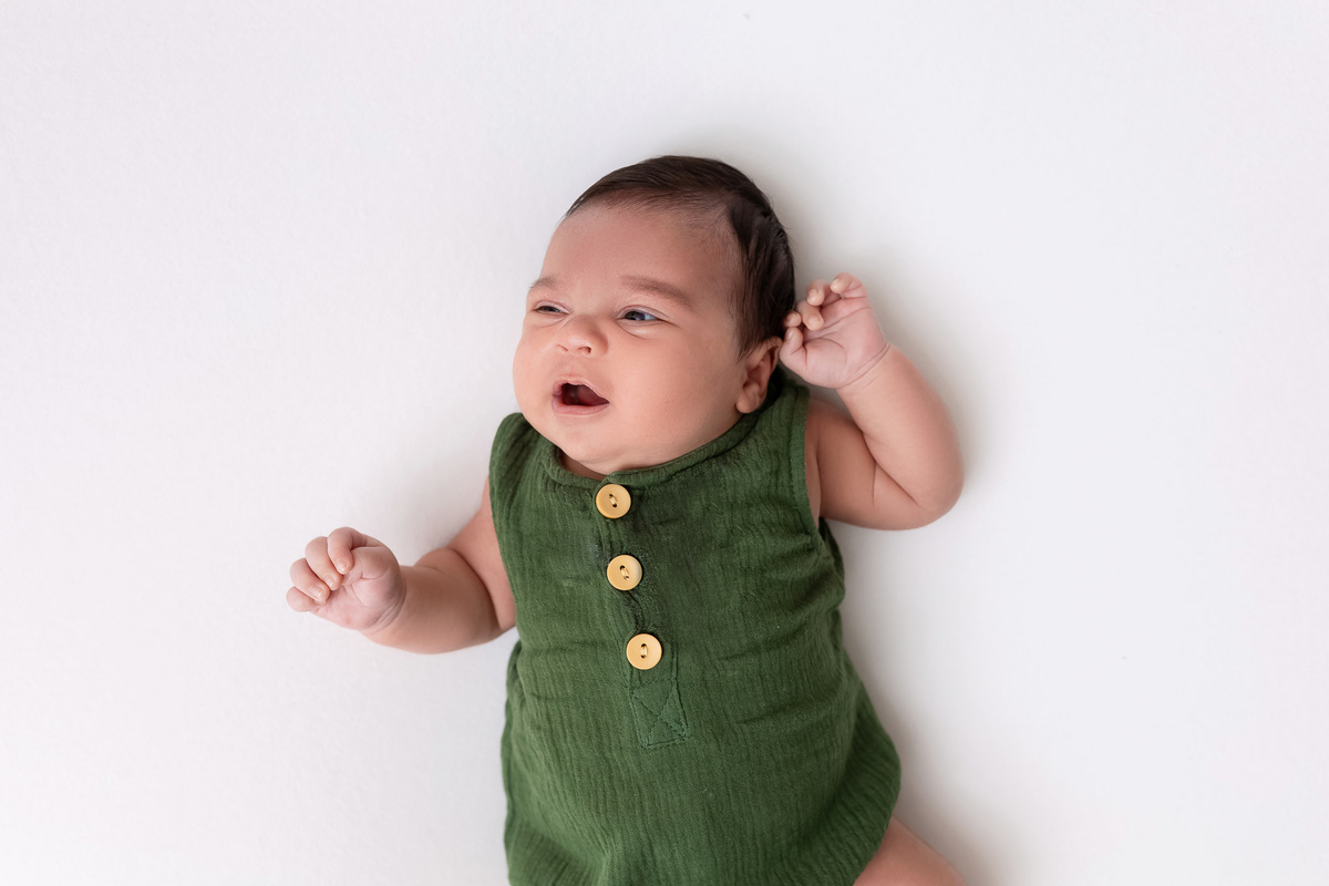 Acompanhamento Oliver - Ensaio infantil Caraguatatuba - Ensaio de 1 mês