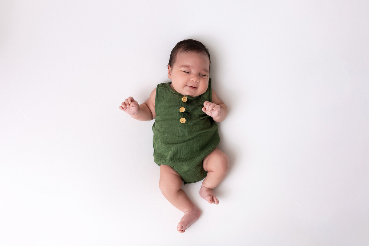 Acompanhamento Oliver - Ensaio infantil Caraguatatuba - Ensaio de 1 mês