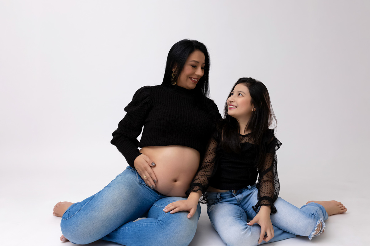 Ensaio gestante em Caraguatatuba - Ensaio gestante estúdio - Estúdio Fotógrafico Caraguatatuba - Gestante Grazi - Fotógrafa Caraguatatuba