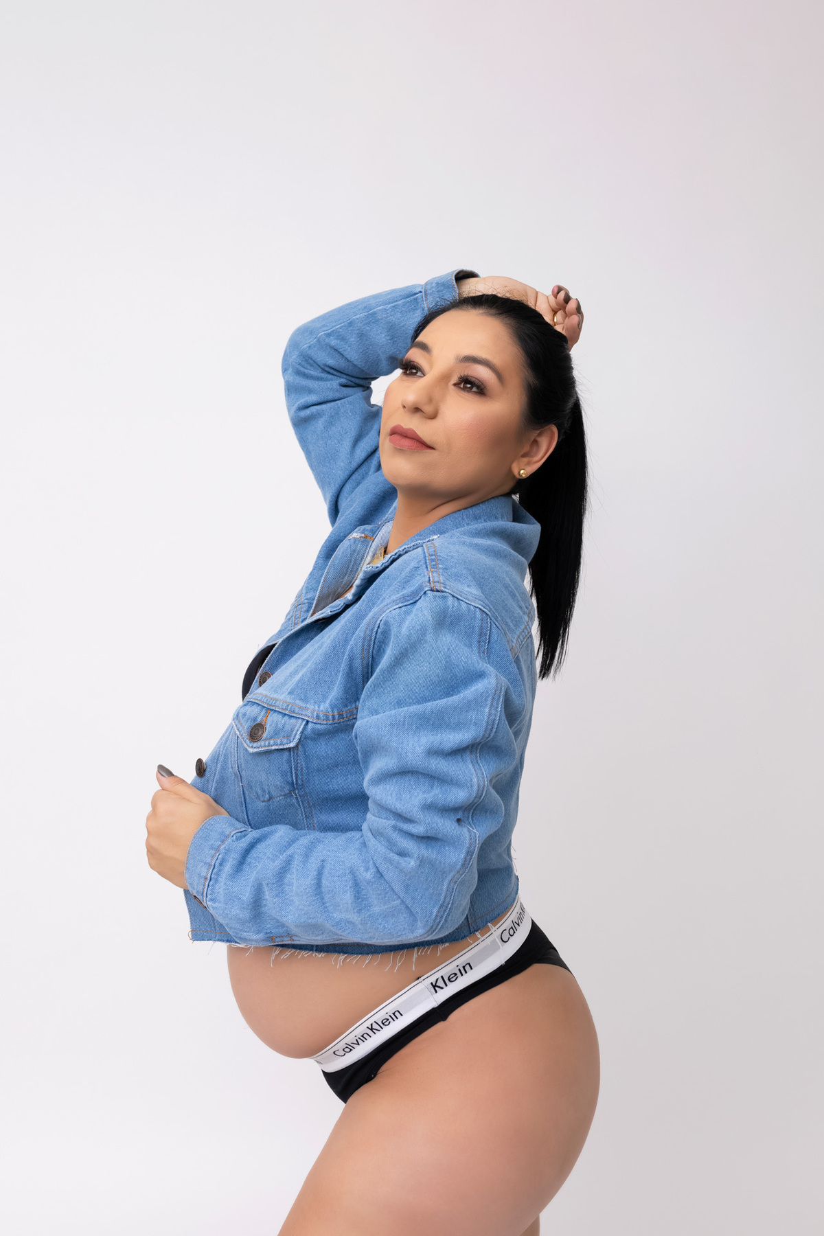 Ensaio gestante em Caraguatatuba - Ensaio gestante estúdio - Estúdio Fotógrafico Caraguatatuba - Gestante Grazi - Fotógrafa Caraguatatuba