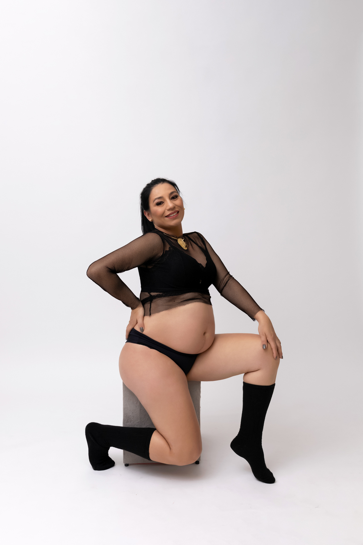 Ensaio gestante em Caraguatatuba - Ensaio gestante estúdio - Estúdio Fotógrafico Caraguatatuba - Gestante Grazi - Fotógrafa Caraguatatuba