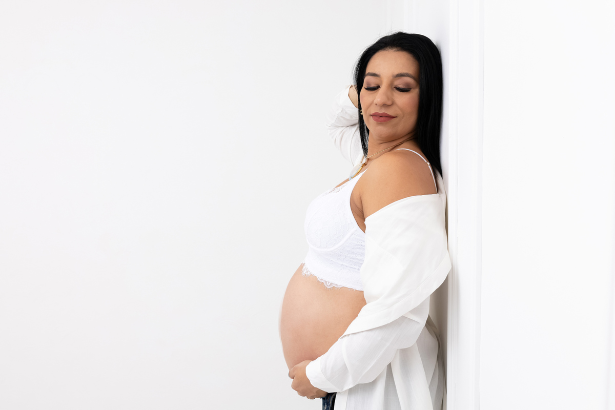 Ensaio gestante em Caraguatatuba - Ensaio gestante estúdio - Estúdio Fotógrafico Caraguatatuba - Gestante Grazi - Fotógrafa Caraguatatuba