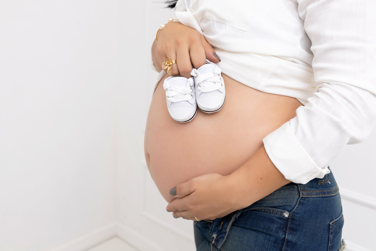 Ensaio gestante em Caraguatatuba - Ensaio gestante estúdio - Estúdio Fotógrafico Caraguatatuba - Gestante Grazi - Fotógrafa Caraguatatuba