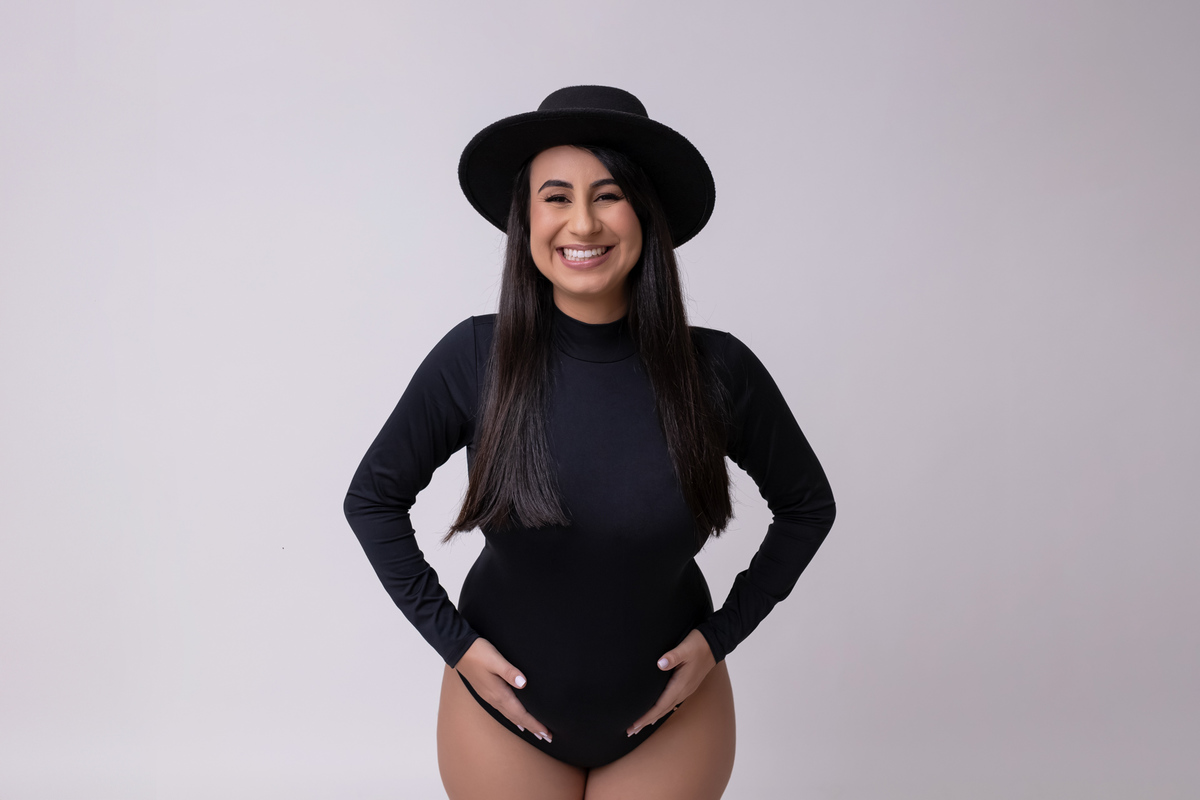 Ensaio gestante em Caraguatatuba - Ensaio gestante estúdio - Estúdio Fotógrafico Caraguatatuba - Gestante Caroline - Fotógrafa Caraguatatuba