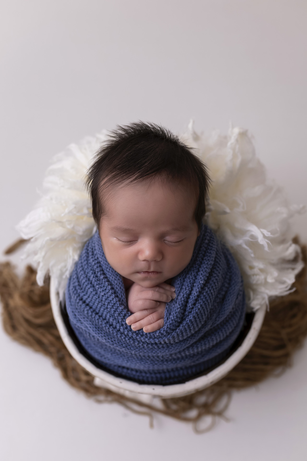 Fotografia newborn Caraguatatuba, bebê Isaac com 24 dias.