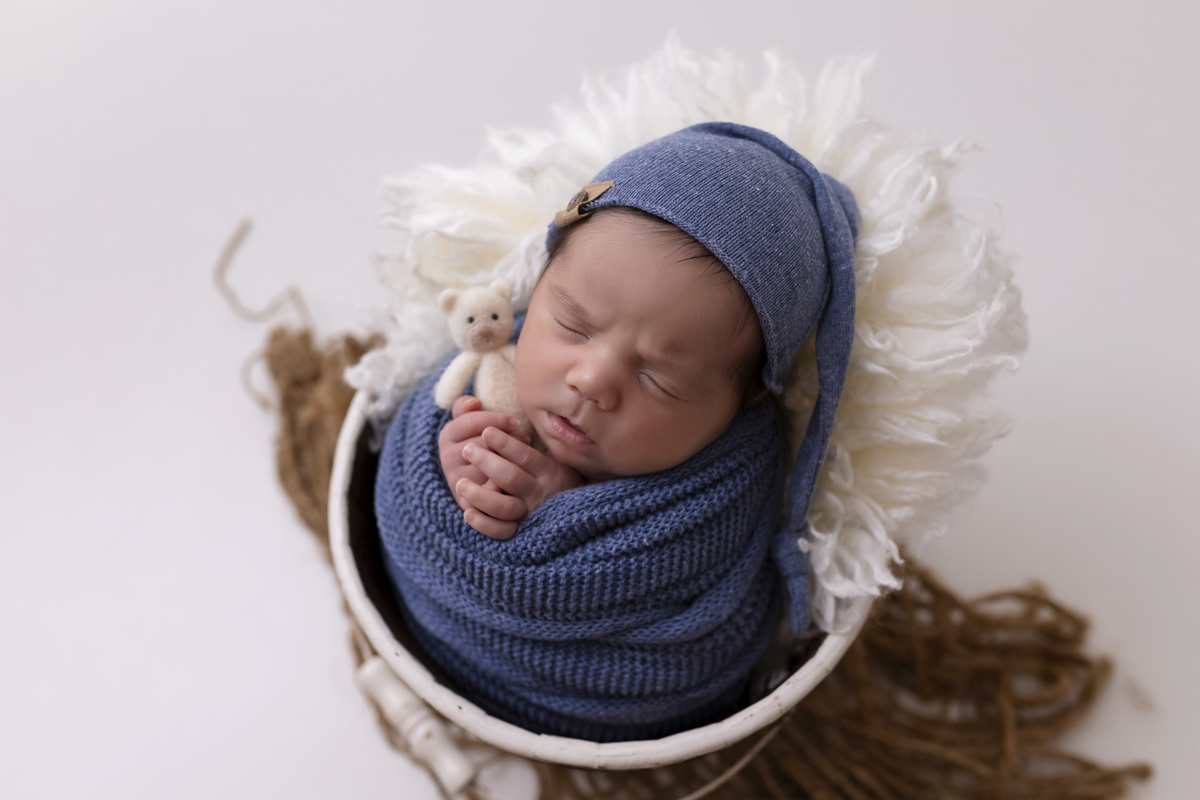 Fotografia newborn Caraguatatuba, bebê Isaac com 24 dias.