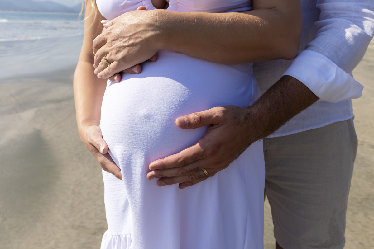 Ensaio gestante na Praia - Praia de Caraguatatuba - Ilha do Tamanduá - Ensaio gestante na praia da Claudia, esposo e Lívia