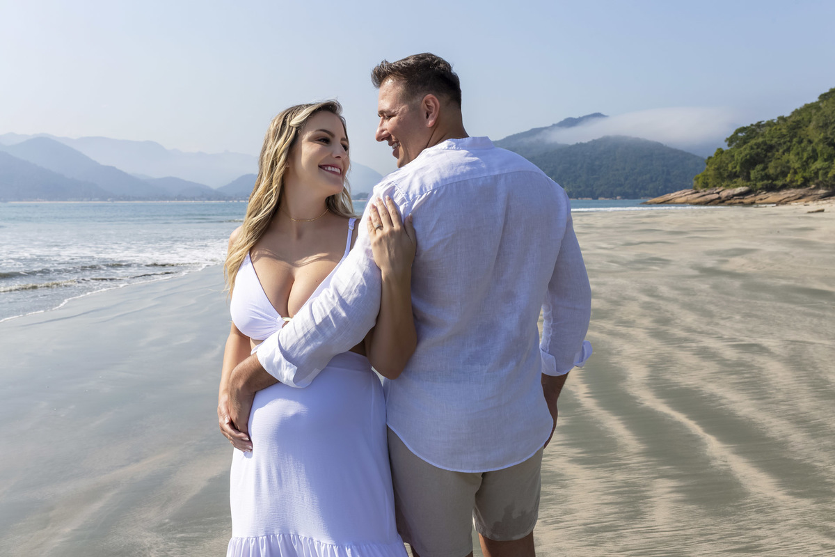 Ensaio gestante na Praia - Praia de Caraguatatuba - Ilha do Tamanduá - Ensaio gestante na praia da Claudia, esposo e Lívia