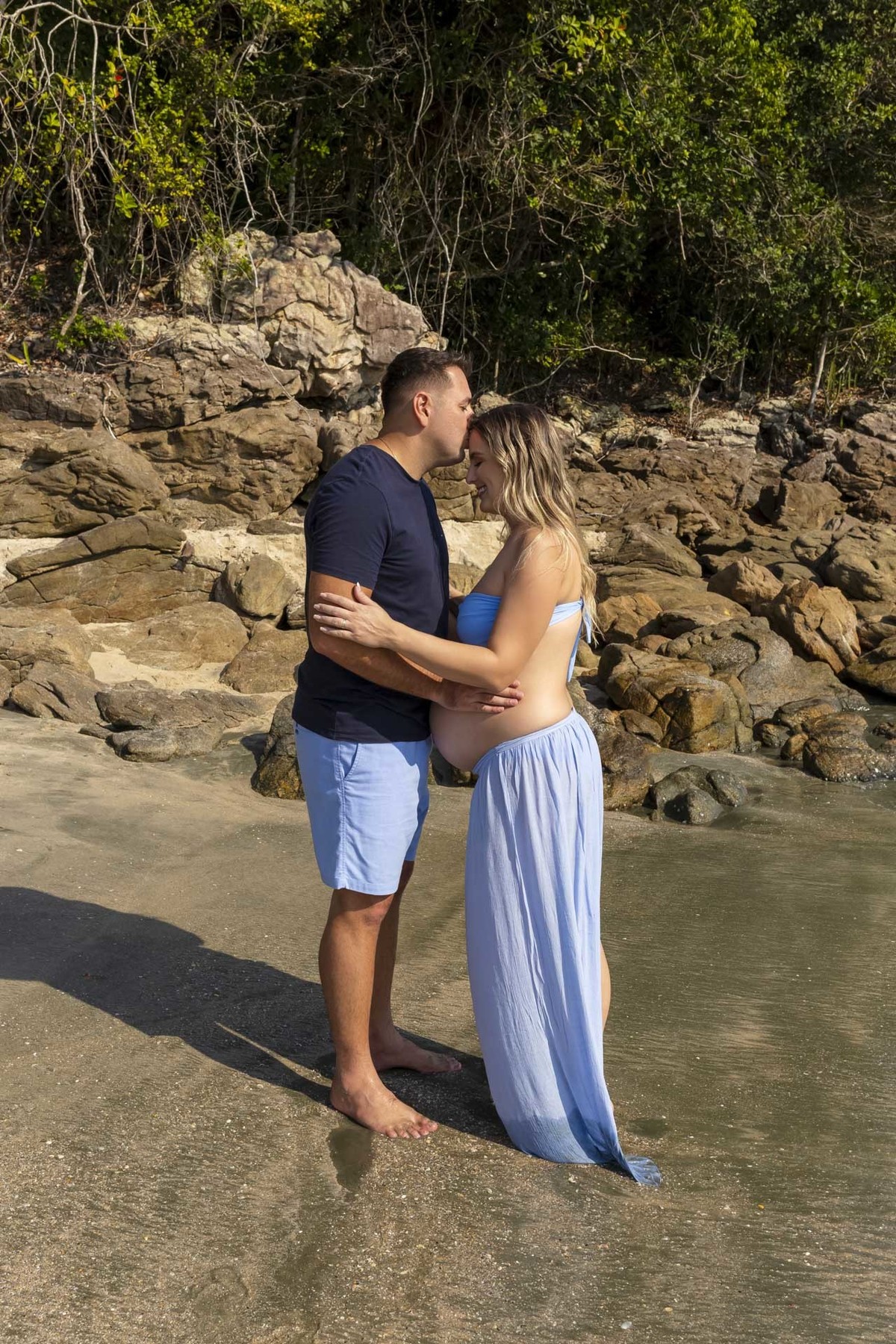 Ensaio gestante na Praia - Praia de Caraguatatuba - Ilha do Tamanduá - Ensaio gestante na praia da Claudia, esposo e Lívia