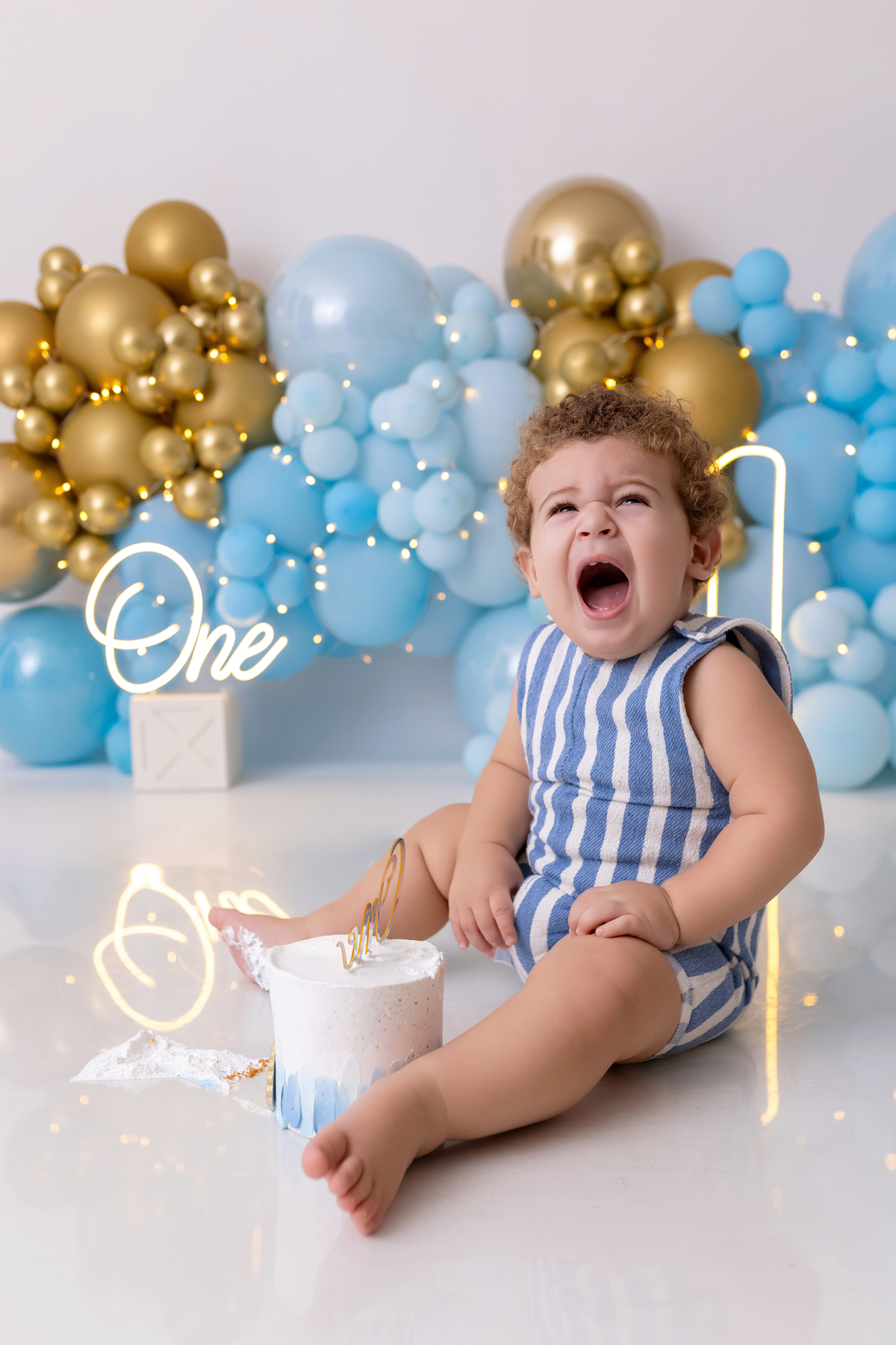 Smash the Cake Caraguatatuba - Ensaio primeiro aninho - mundo azul
 - Ensaio fotográfico infantil - Estúdio On Click Fotografia - Smash the cake 