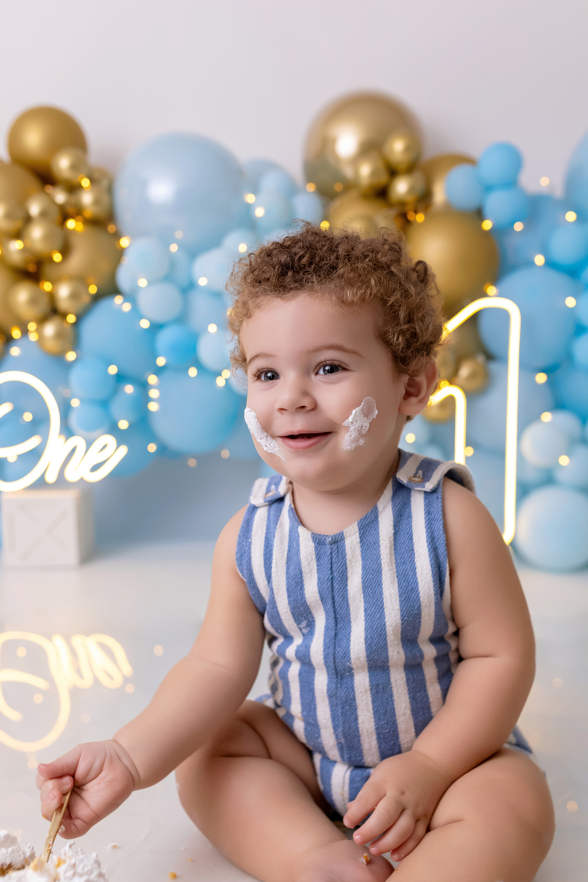 Smash the Cake Caraguatatuba - Ensaio primeiro aninho - mundo azul
 - Ensaio fotográfico infantil - Estúdio On Click Fotografia - Smash the cake 
