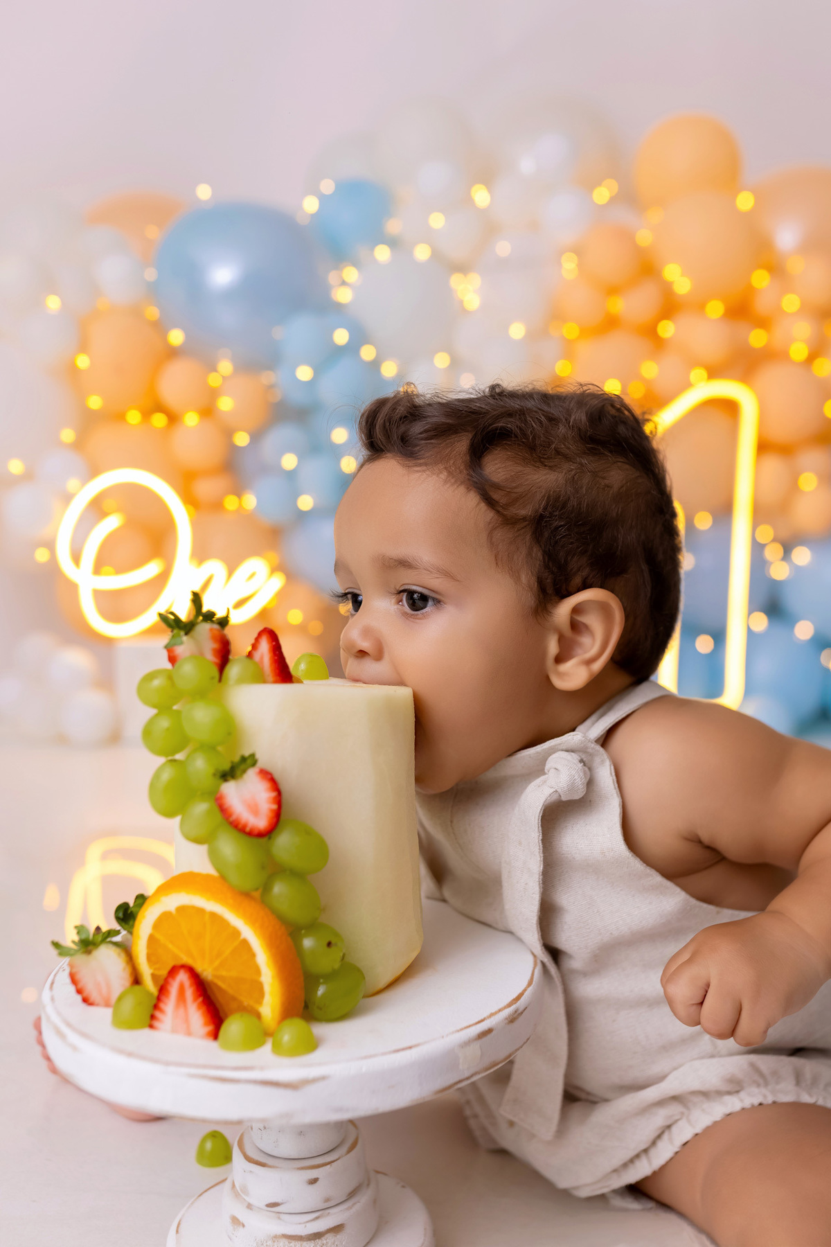 Ensaio de 1 Ano do Luiz com Bolo de Melão e Fotos em Família | On Click Fotografia
