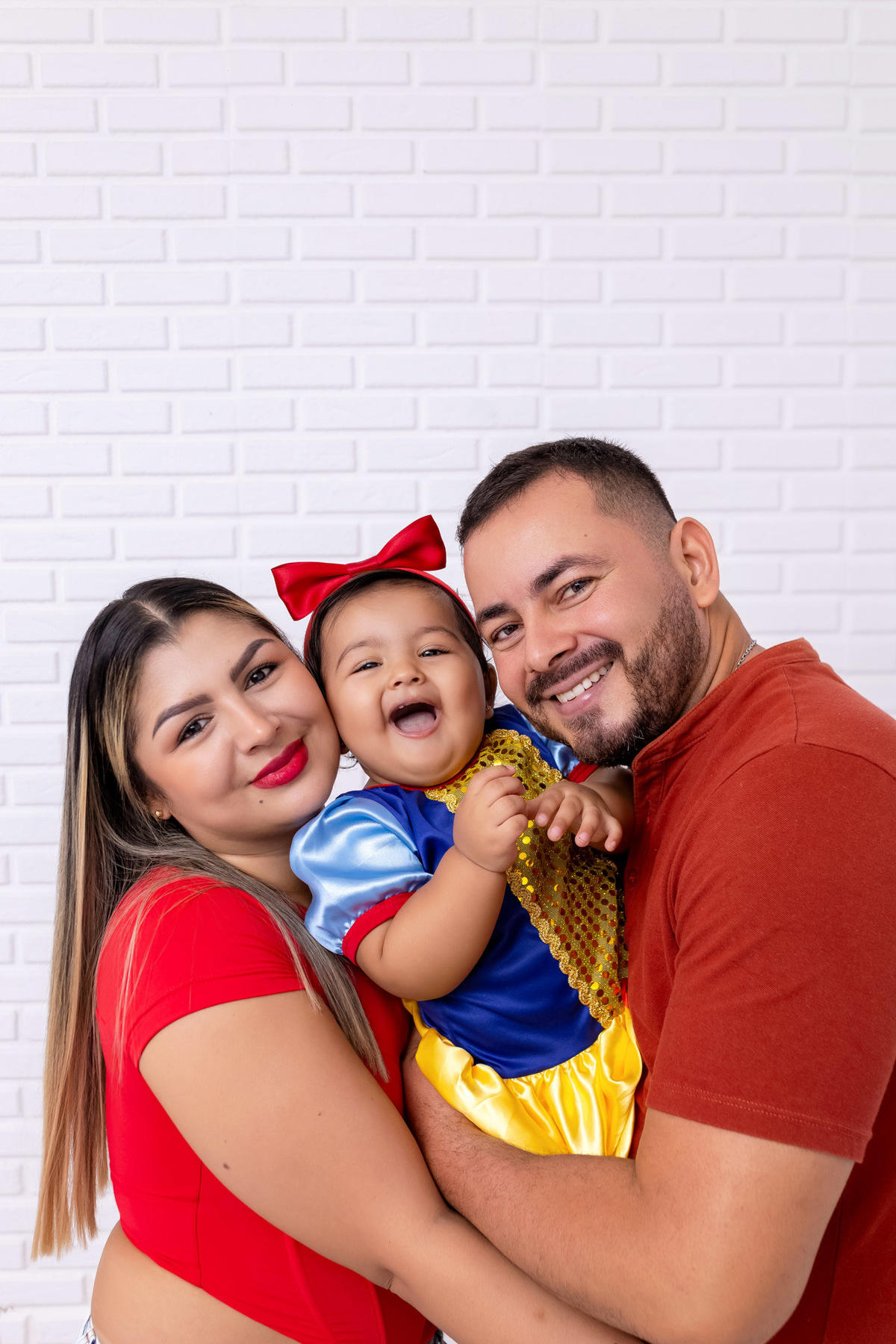 Bebê Maria José vestida de Branca de Neve sorrindo no ensaio Smash the Fruit - Smash the fruit Caragua
