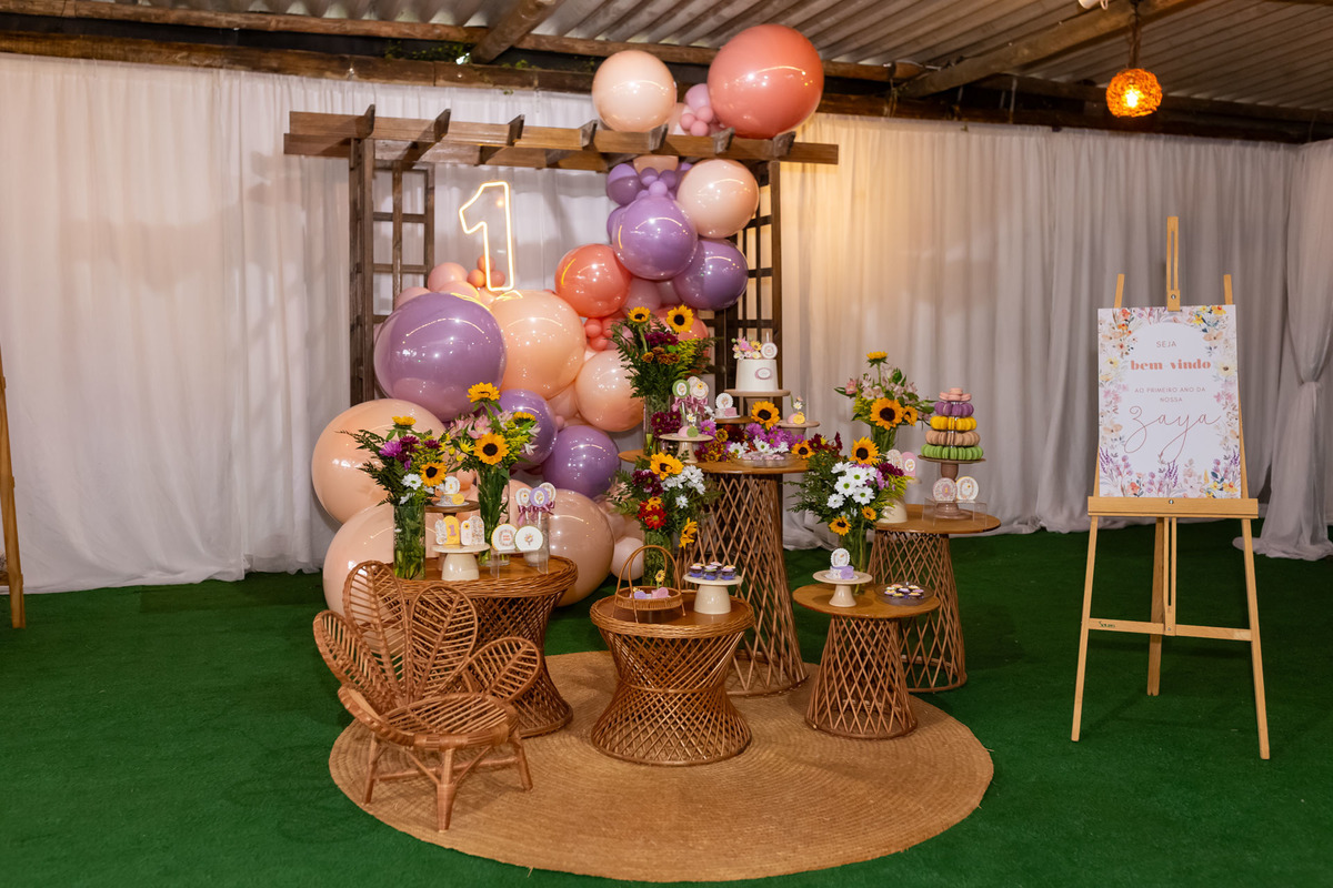 Cobertura de aniversário de 1 ano tema Jardim Encantado da Zaya no Buffet Magnific em Caraguatatuba registrado pela On Click Fotografia