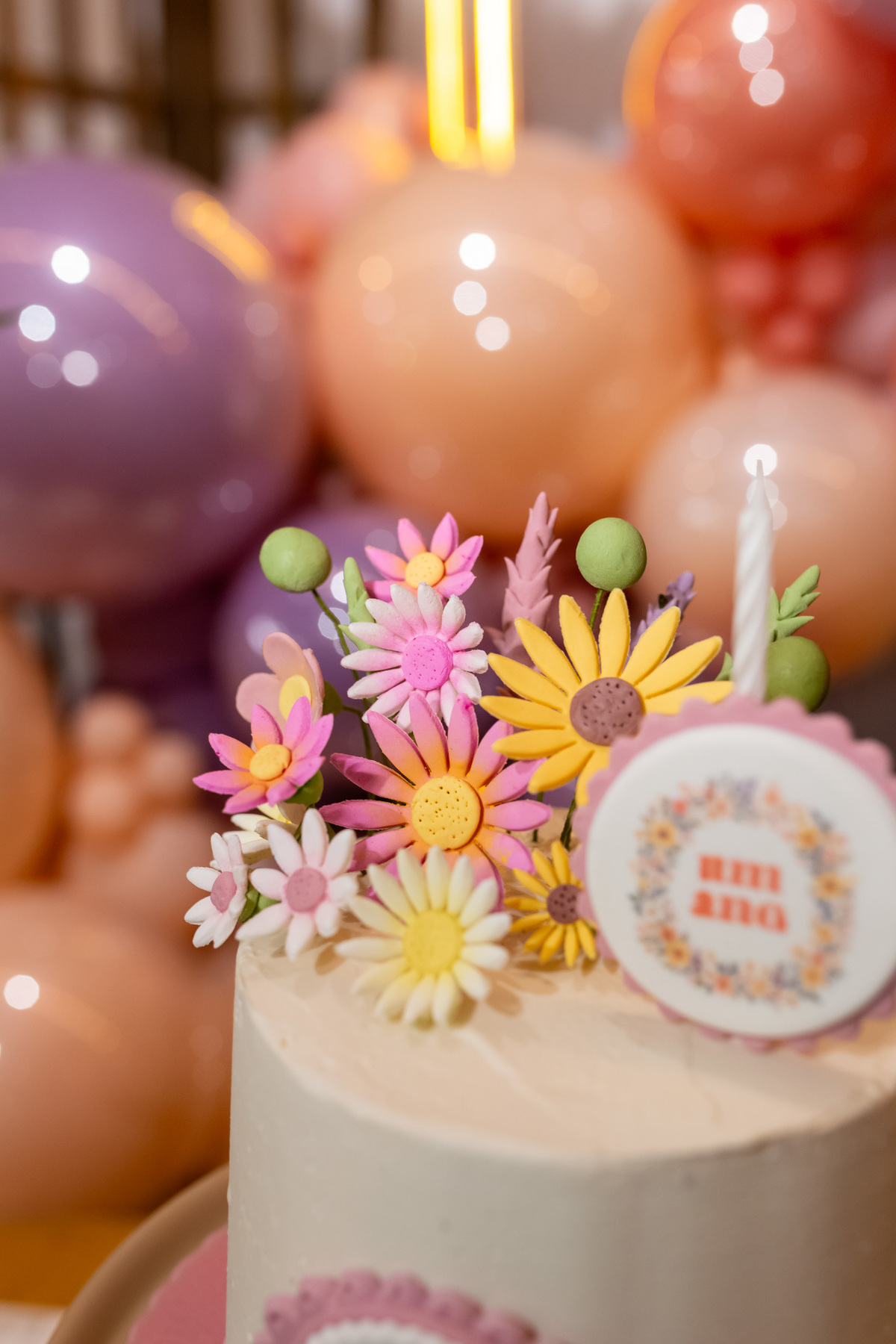 Cobertura de aniversário de 1 ano tema Jardim Encantado da Zaya no Buffet Magnific em Caraguatatuba registrado pela On Click Fotografia