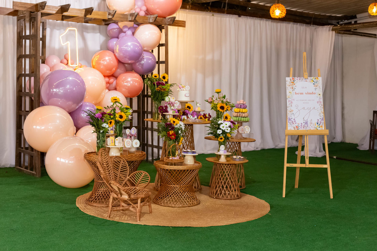 Cobertura de aniversário de 1 ano tema Jardim Encantado da Zaya no Buffet Magnific em Caraguatatuba registrado pela On Click Fotografia