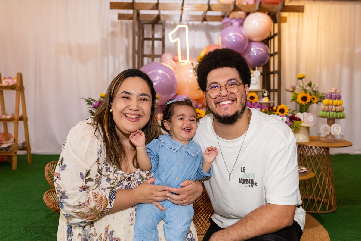 Cobertura de aniversário de 1 ano tema Jardim Encantado da Zaya no Buffet Magnific em Caraguatatuba registrado pela On Click Fotografia