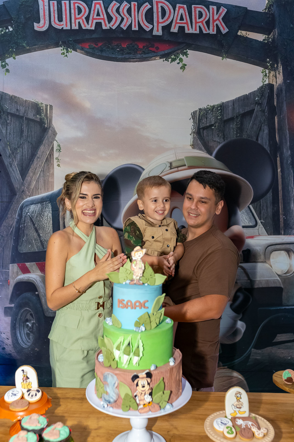 Aniversariante Isaac se divertindo na sua festa de 3 anos no Buffet Onda da Alegria em Caraguatatuba registrado pela On Click Fotografia