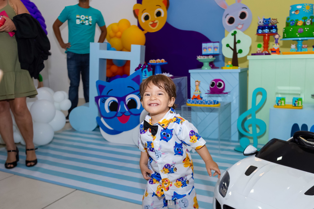 Aniversariante Noah sorrindo no seu aniversário de 1 ano em São José dos Campos registrado pela On Click Fotografia