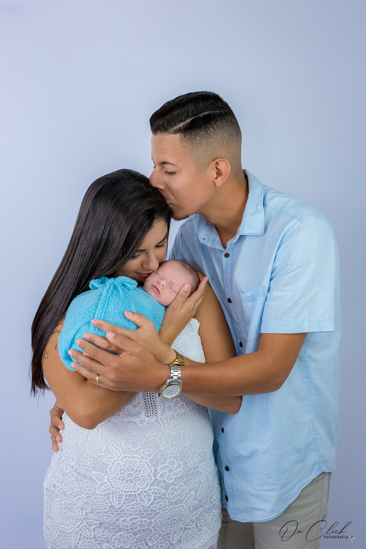 Newborn do Arthur - Pose com os papais - Home Estúdio On Click Fotografia - Newborn Caraguatatuba