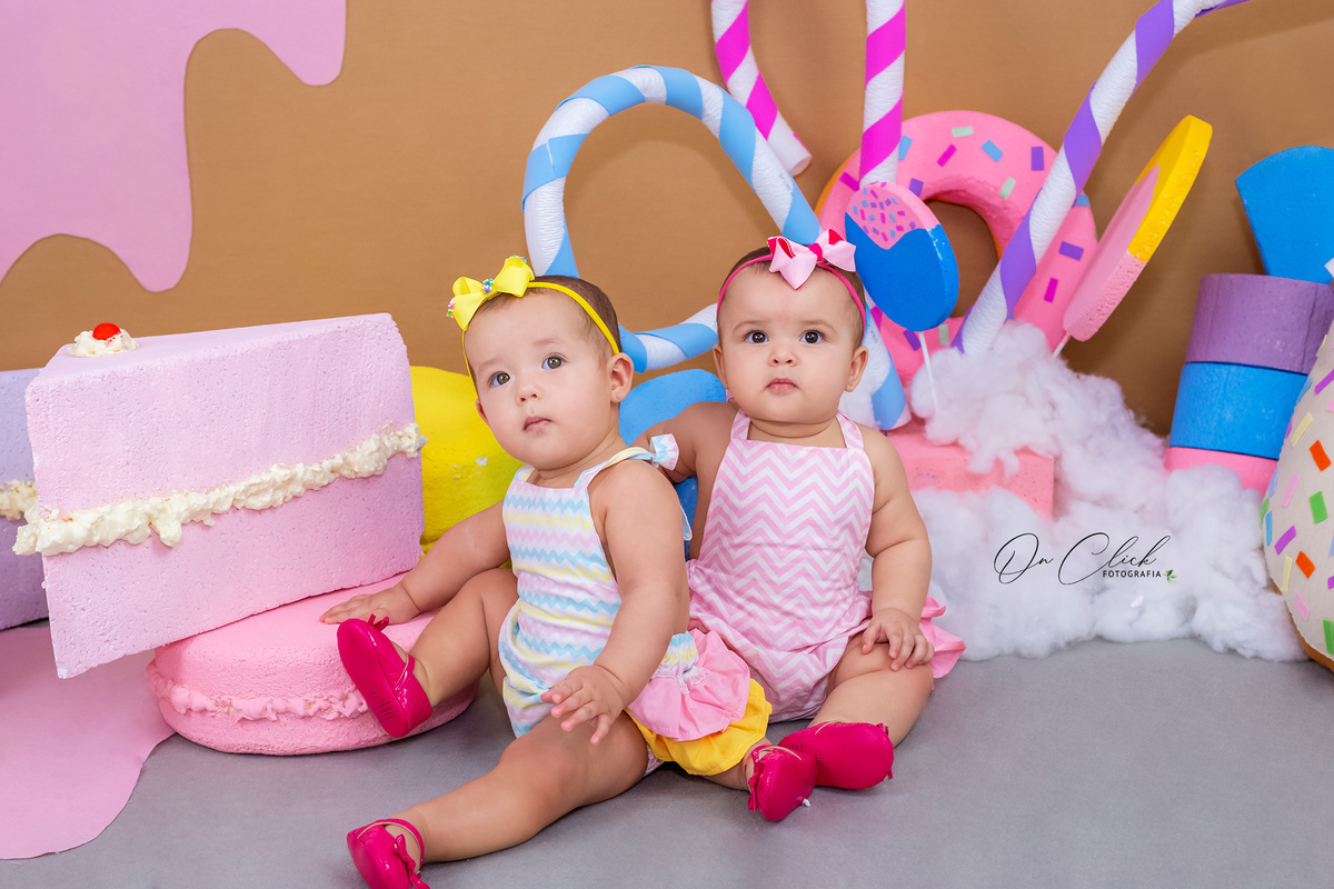 Mundo doce - Mini Sessão Dia das Crianças - On Click Fotografia - Laura & Helena