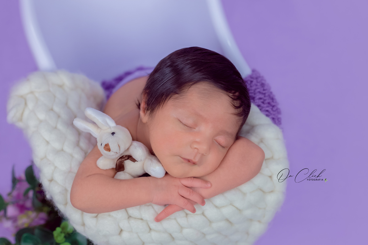 Newborn da Anelise - Pose da banheira - Home Estúdio On Click Fotografia - Newborn Ubatuba