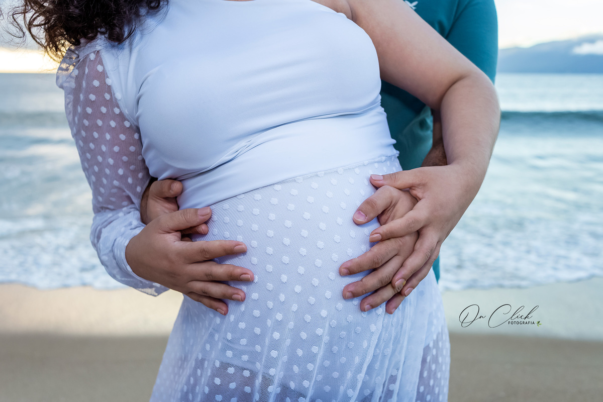 Ensaio Gestante - Caraguatatuba - Gestante Erica - Praia da Martim de Sá / Caraguatatuba - On Click Fotografia
